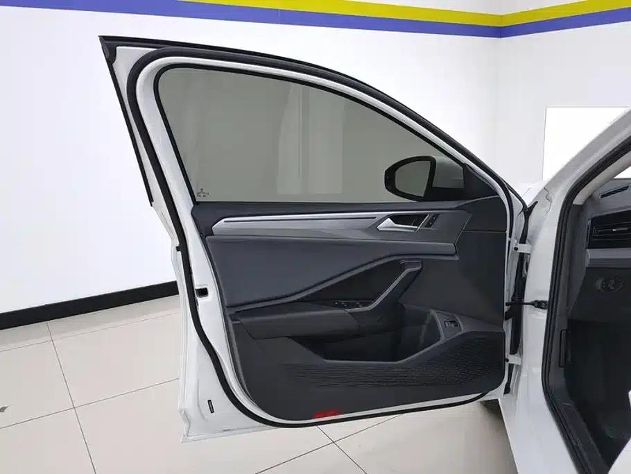 2024 Volkswagen Sagitar 300TSI DSG Flying Edition — миниатюра 7