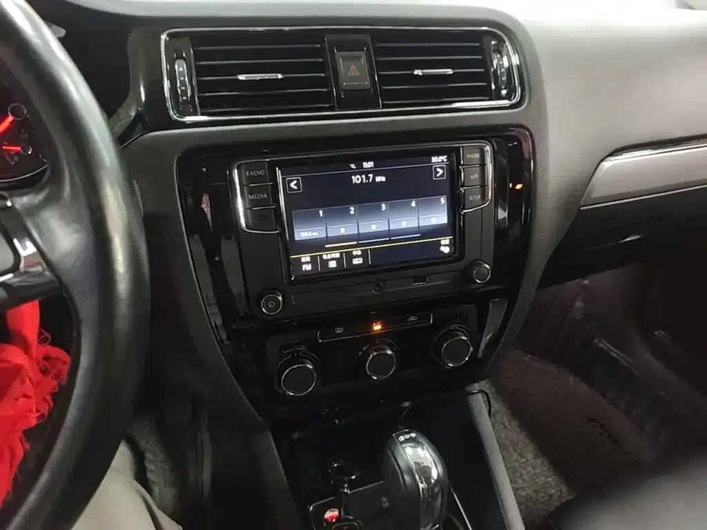 2018 Volkswagen Sagitar 280TSI DSG Dynamic Edition — миниатюра 13