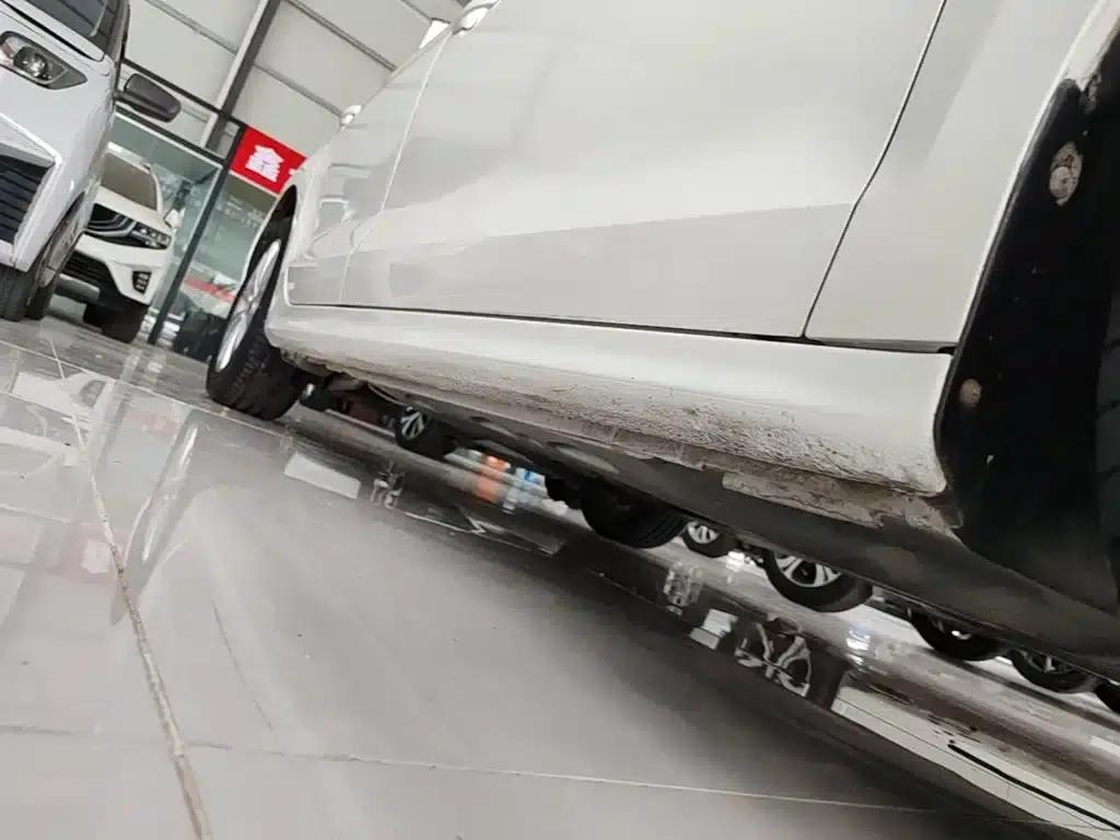 2014 Volkswagen Sagitar Facelift 1.6L Automatic Comfort Model — миниатюра 21