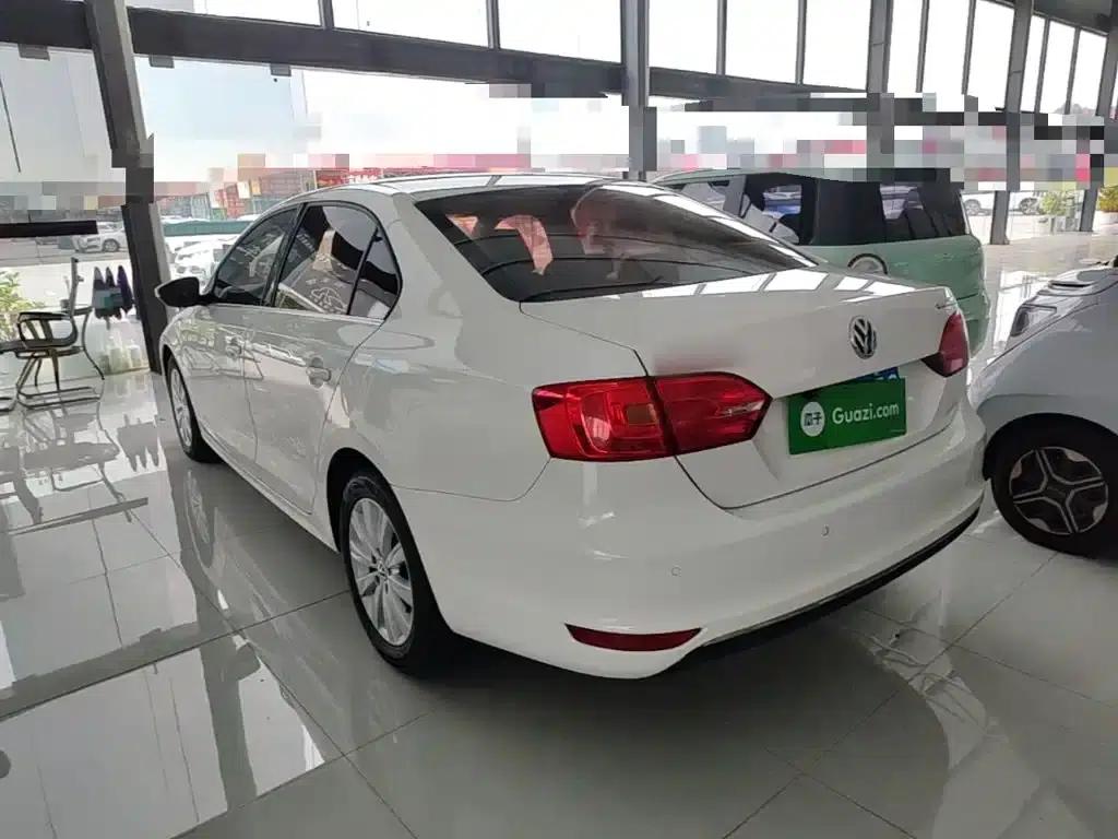 2014 Volkswagen Sagitar Facelift 1.6L Automatic Comfort Model — миниатюра 5