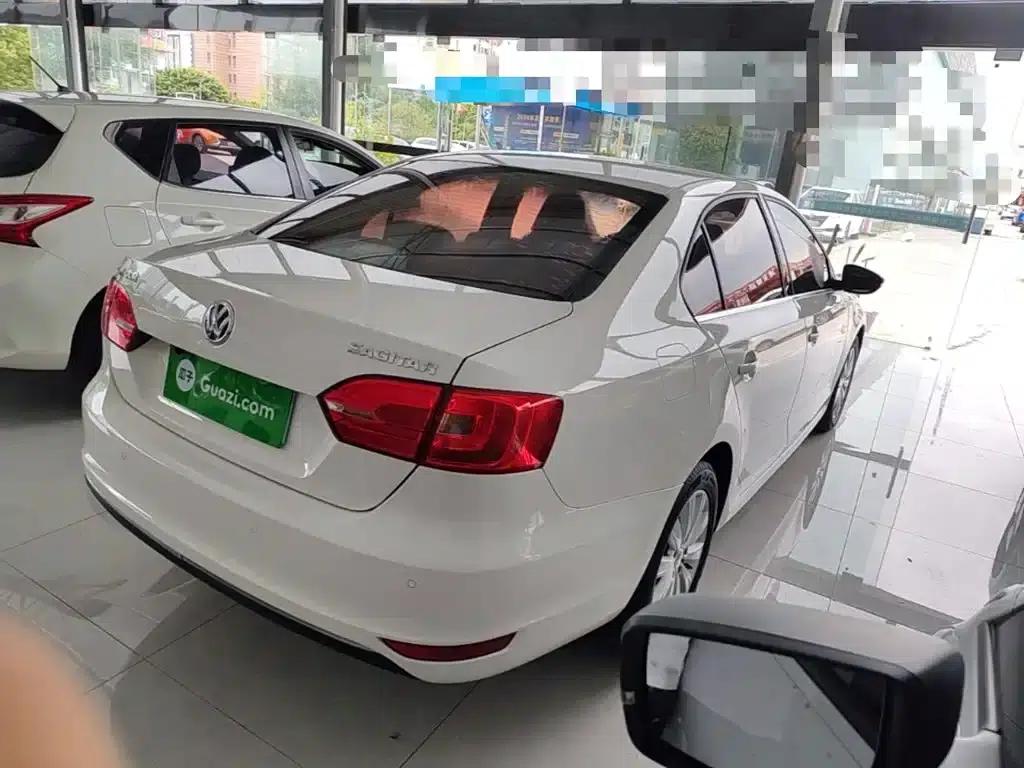 2014 Volkswagen Sagitar Facelift 1.6L Automatic Comfort Model — миниатюра 7