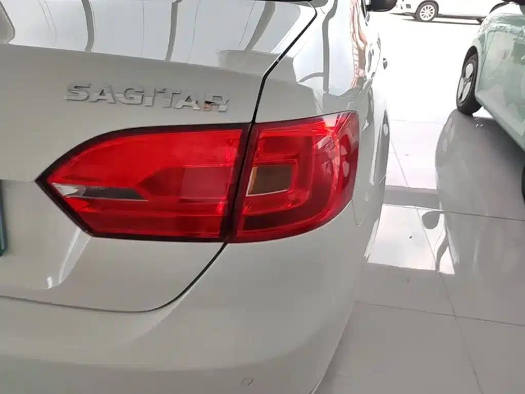 2014 Volkswagen Sagitar Facelift 1.6L Automatic Comfort Model — миниатюра 8