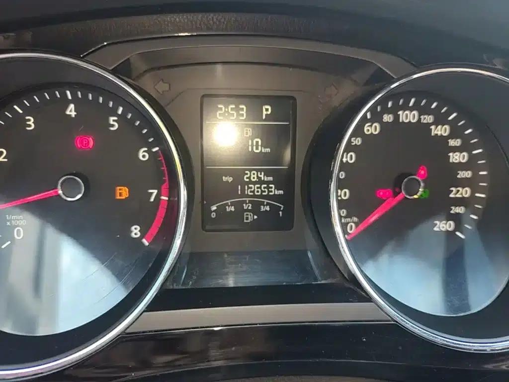 2015 Volkswagen Sagitar 1.6L Automatic Comfort Model — миниатюра 12