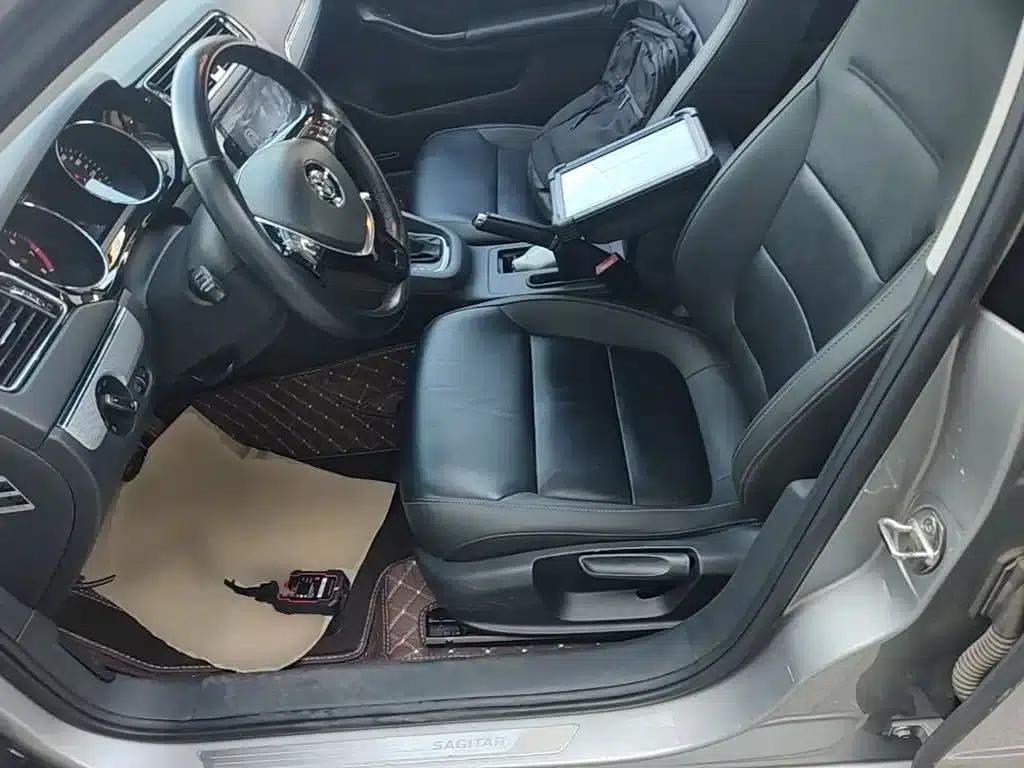 2015 Volkswagen Sagitar 1.6L Automatic Comfort Model — миниатюра 15