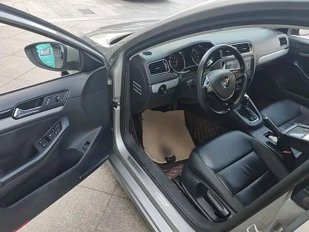 2015 Volkswagen Sagitar 1.6L Automatic Comfort Model — миниатюра 16