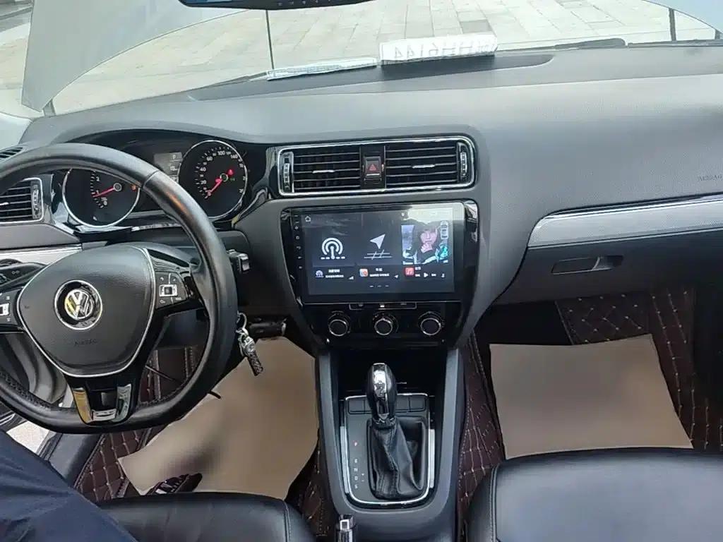 2015 Volkswagen Sagitar 1.6L Automatic Comfort Model — миниатюра 10