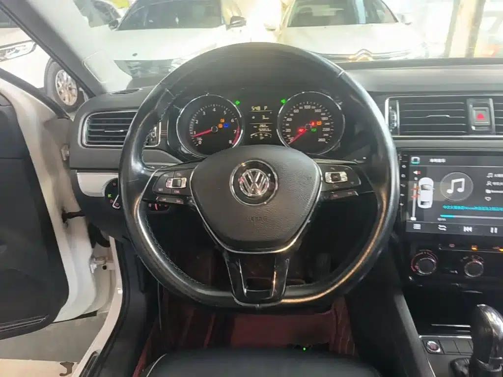 2017 Volkswagen Sagitar 1.6L Automatic Comfort Edition — миниатюра 11