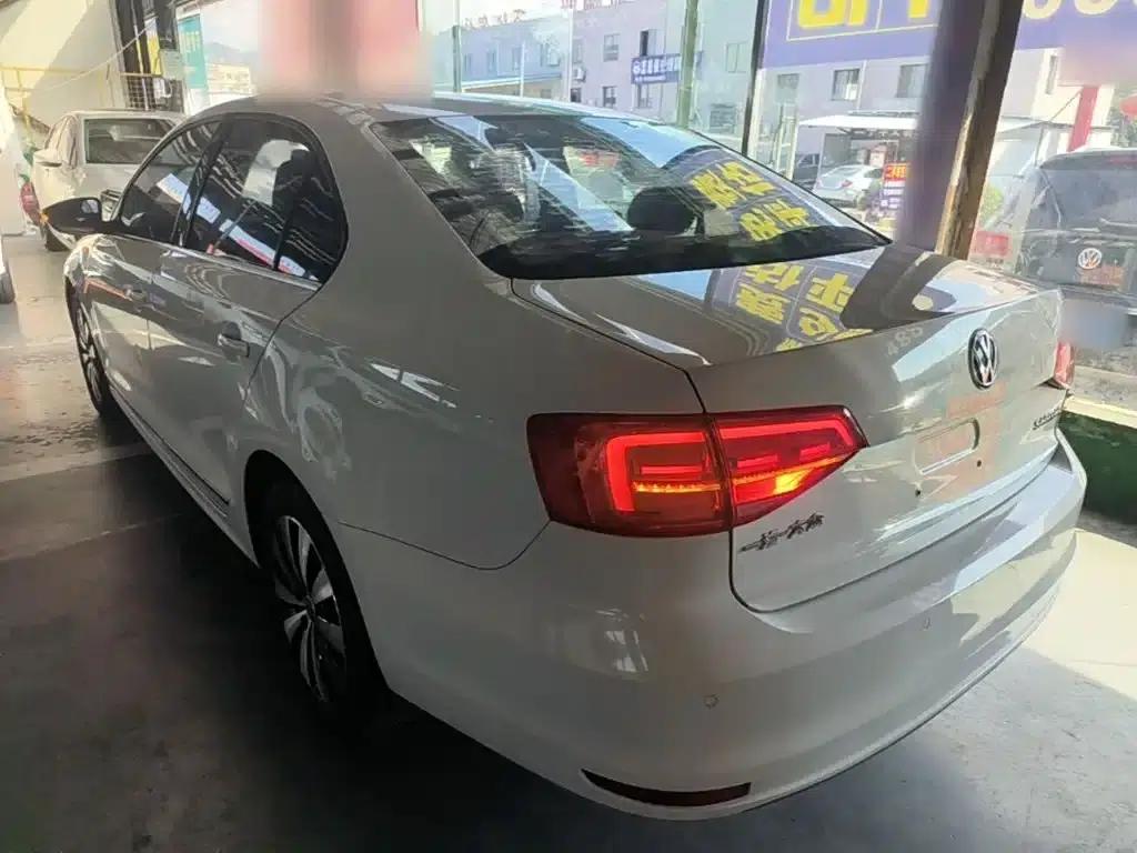 2017 Volkswagen Sagitar 1.6L Automatic Comfort Edition — миниатюра 5