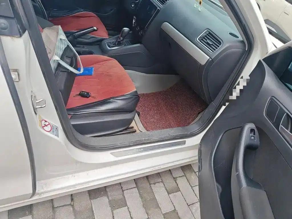 2014 Volkswagen Sagitar Facelift 1.6L Automatic Comfort Model — миниатюра 20