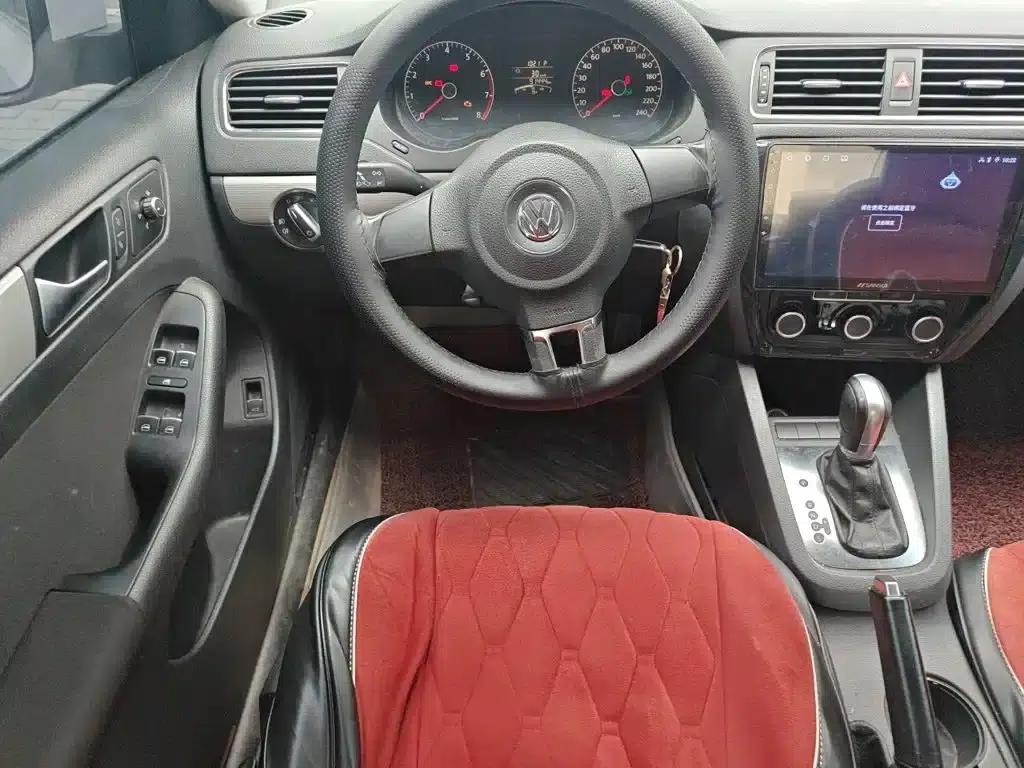 2014 Volkswagen Sagitar Facelift 1.6L Automatic Comfort Model — миниатюра 3