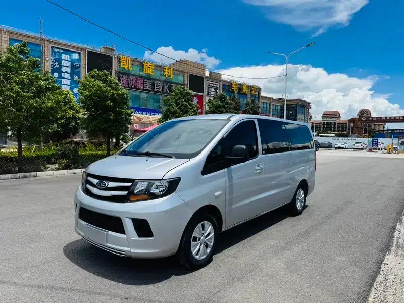 Refine M3 2019 PLUS 1.8L 7-seater Elite Edition — миниатюра 1
