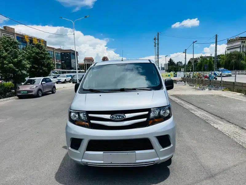 Refine M3 2019 PLUS 1.8L 7-seater Elite Edition — миниатюра 2