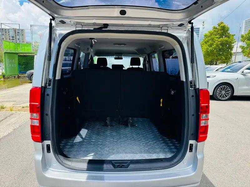 Refine M3 2019 PLUS 1.8L 7-seater Elite Edition — миниатюра 13