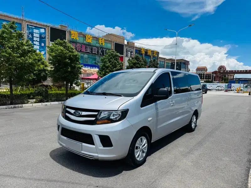 Refine M3 2019 PLUS 1.8L 7-seater Elite Edition — миниатюра 6