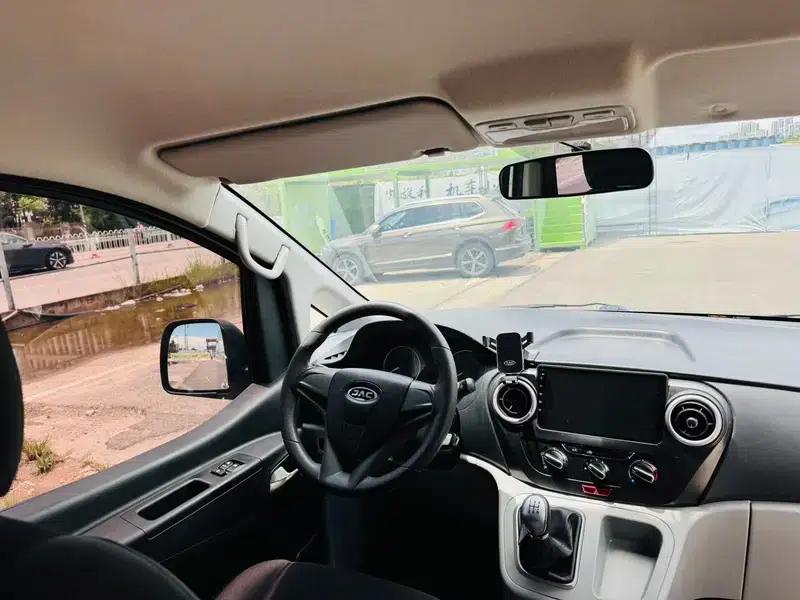 Refine M3 2019 PLUS 1.8L 7-seater Elite Edition — миниатюра 7