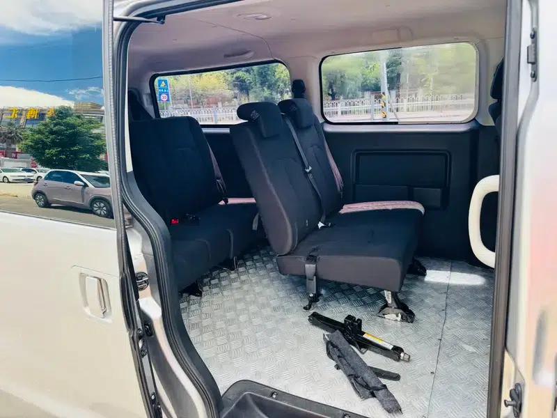 Refine M3 2019 PLUS 1.8L 7-seater Elite Edition — миниатюра 9
