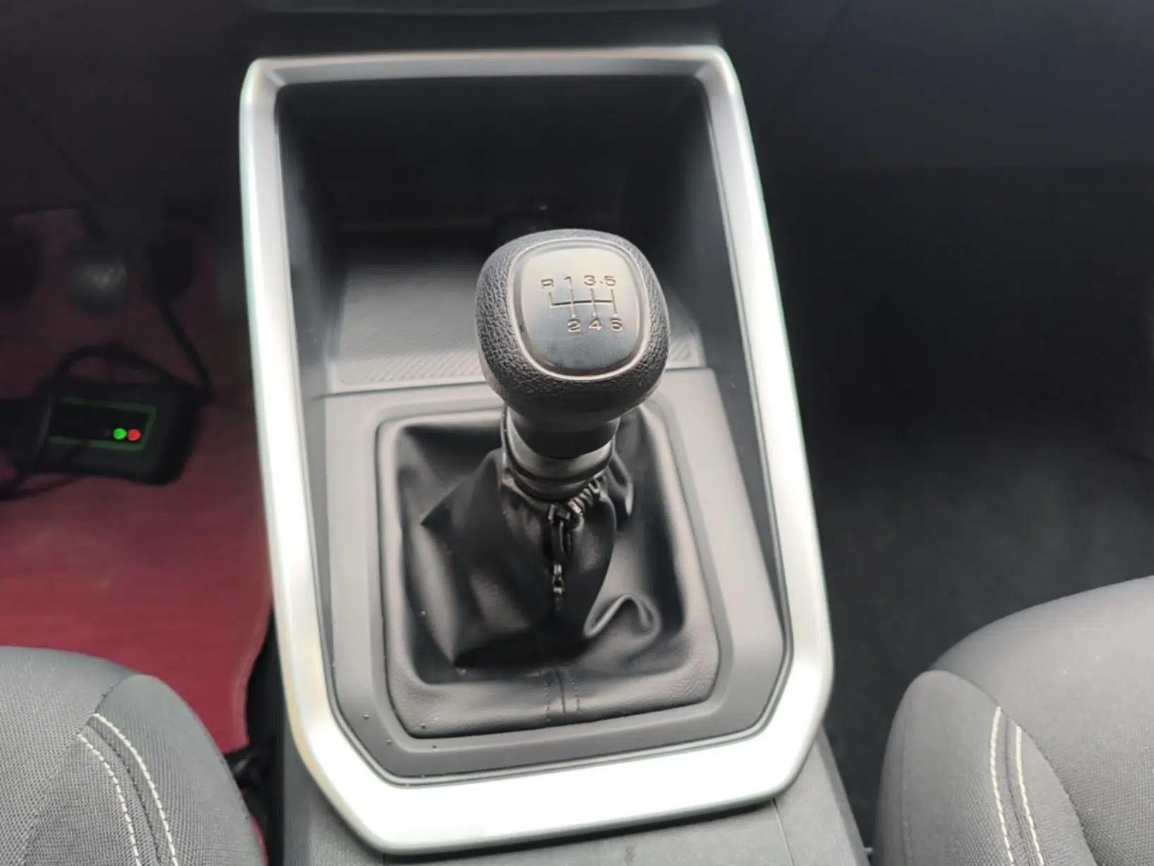 Wuling Alvez 2022 1.5L Manual Free-Style Model — миниатюра 21