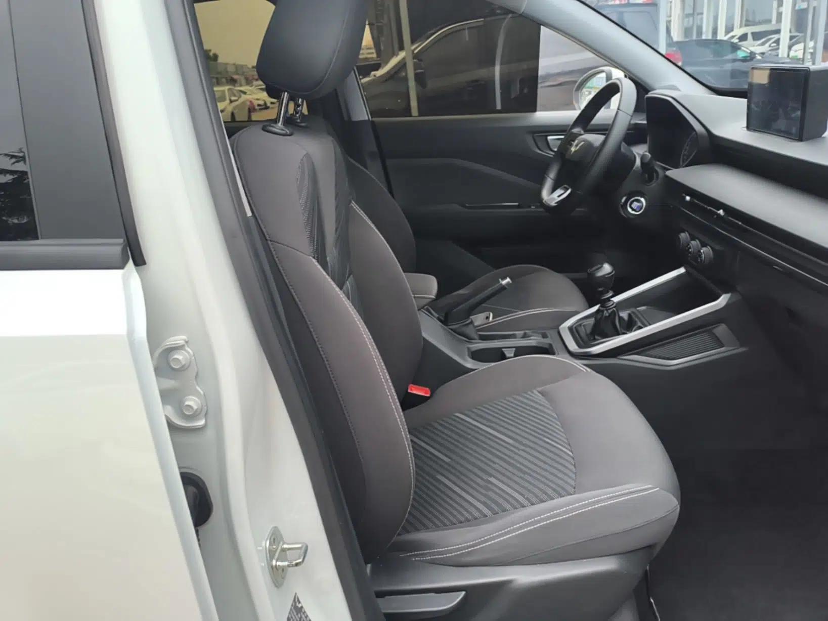 Wuling Alvez 2022 1.5L Manual Free-Style Model — миниатюра 24