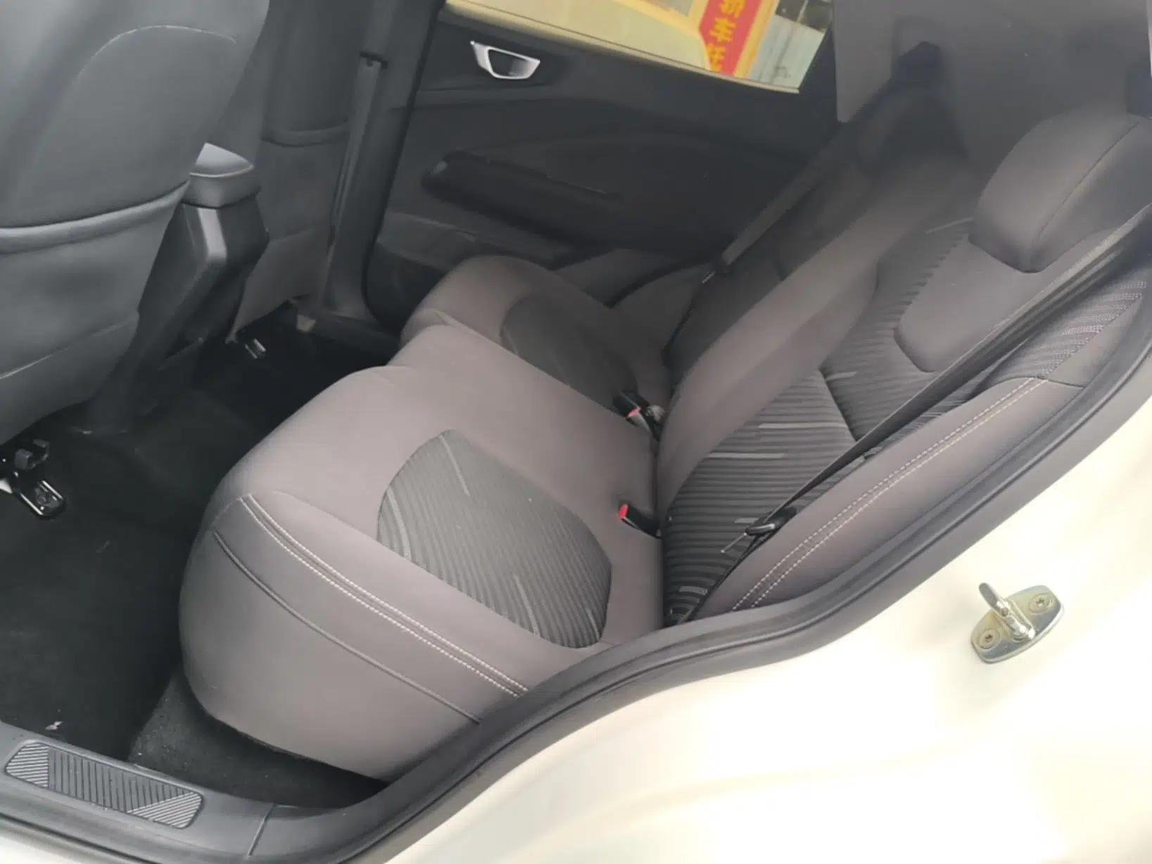 Wuling Alvez 2022 1.5L Manual Free-Style Model — миниатюра 25