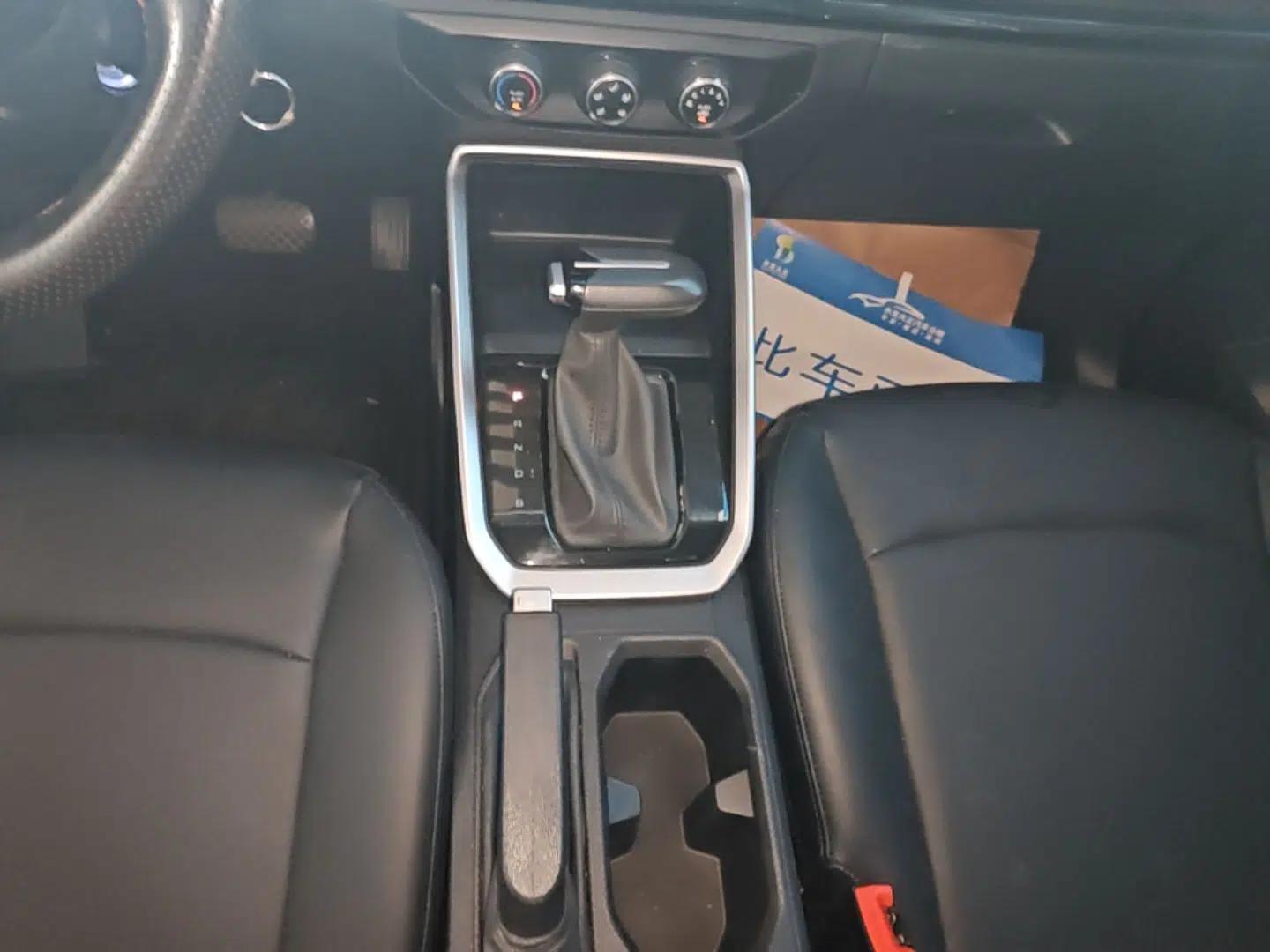 Wuling Alvez 2023 1.5L CVT Comfort Edition — миниатюра 16
