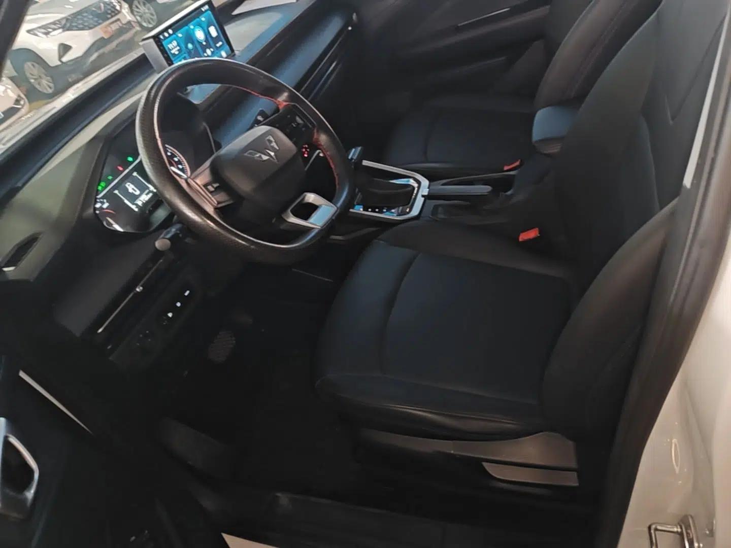 Wuling Alvez 2023 1.5L CVT Comfort Edition — миниатюра 17