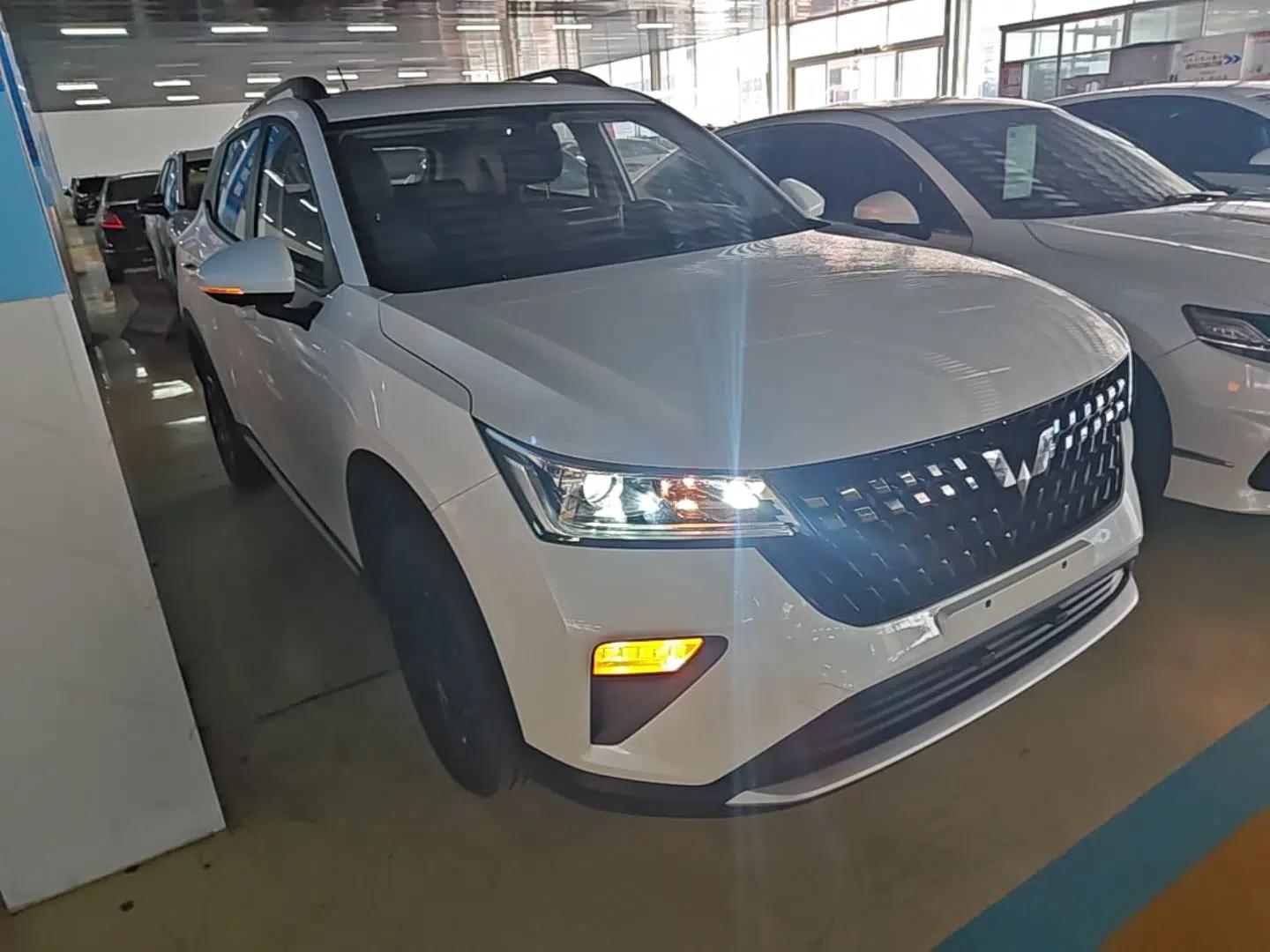 Wuling Alvez 2023 1.5L CVT Comfort Edition — миниатюра 3