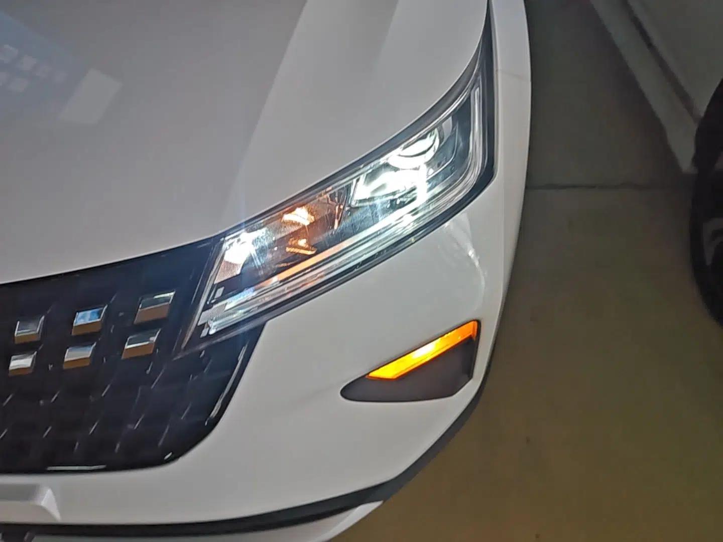 Wuling Alvez 2023 1.5L CVT Comfort Edition — миниатюра 8