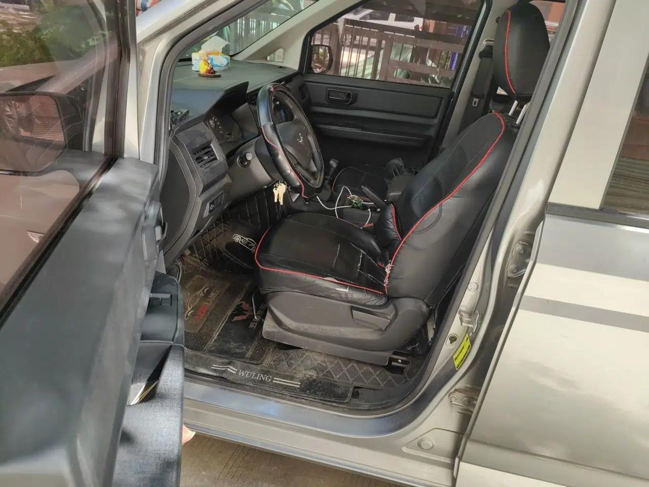 Wuling Hongguang PLUS 2020 1.5L Manual Standard Edition 5 Seats — миниатюра 16