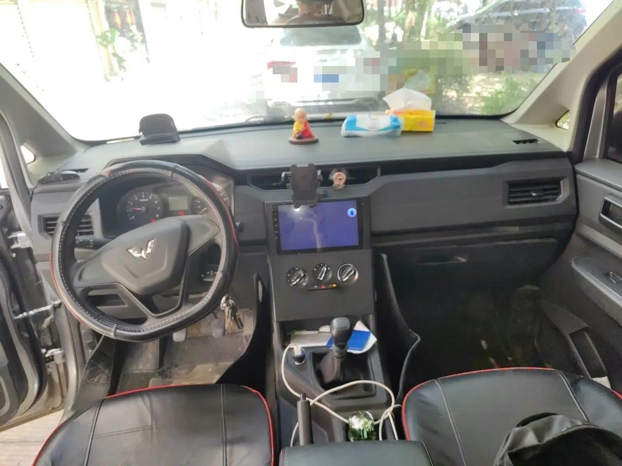 Wuling Hongguang PLUS 2020 1.5L Manual Standard Edition 5 Seats — миниатюра 9