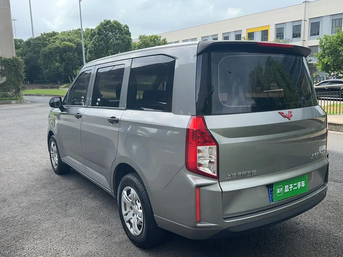 Wuling Hongguang PLUS 2020 1.5L Manual Standard Edition 5 Seats — миниатюра 12
