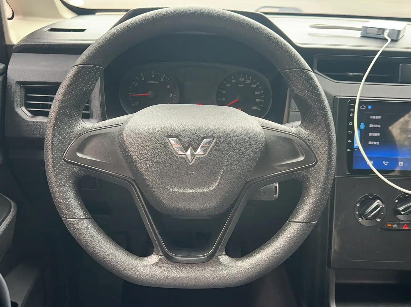 Wuling Hongguang PLUS 2020 1.5L Manual Standard Edition 5 Seats — миниатюра 18