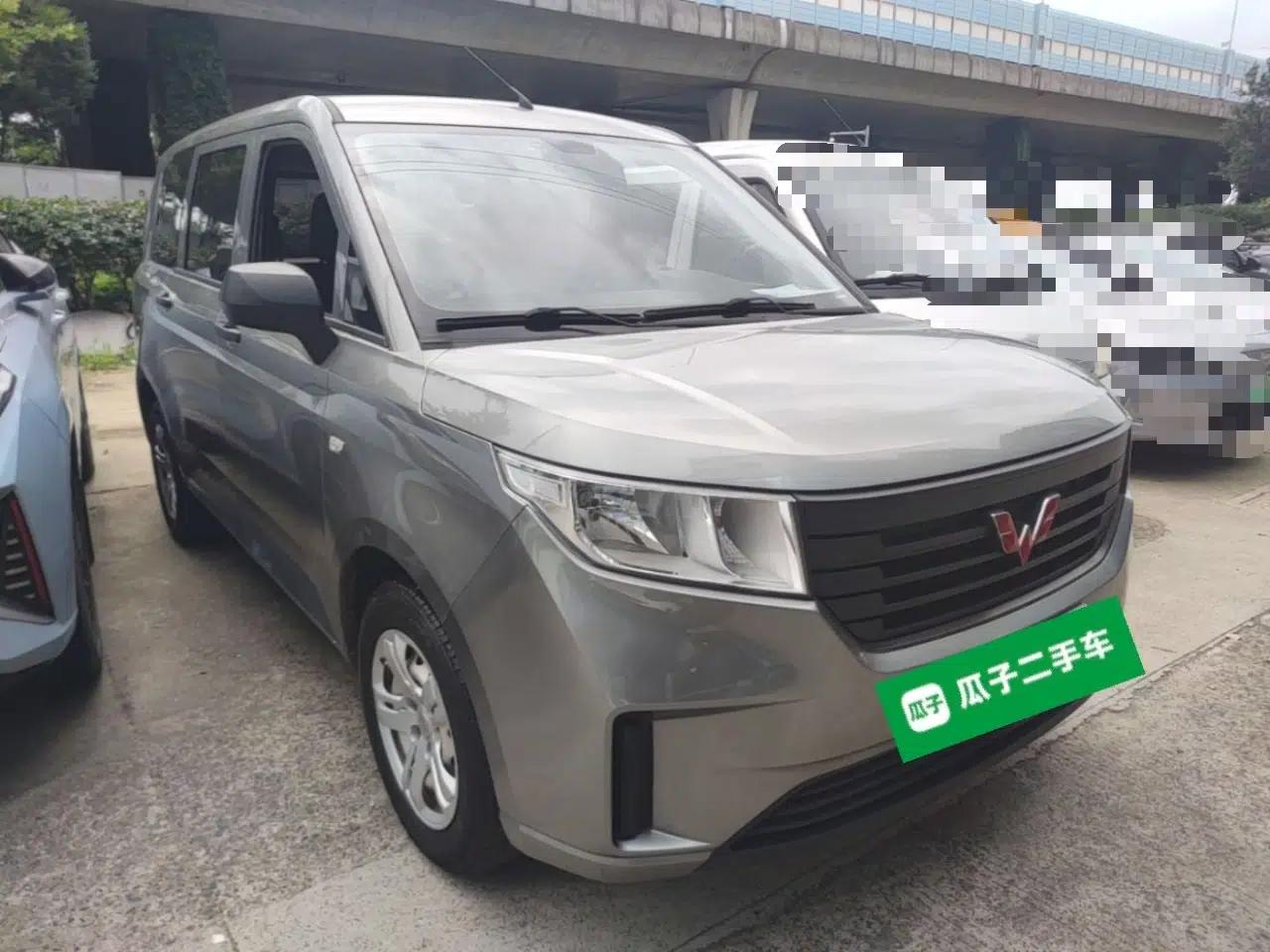 Wuling Hongguang PLUS 2020 1.5L Manual Standard Edition 5 Seats — миниатюра 3