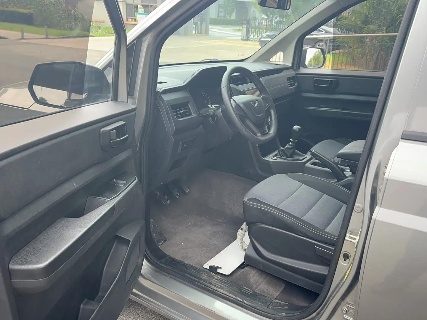 Wuling Hongguang PLUS 2020 1.5L Manual Standard Edition 5 Seats — миниатюра 24