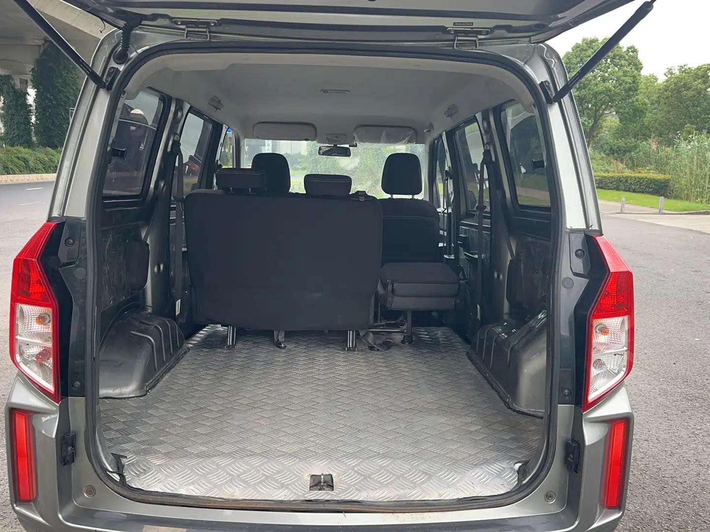 Wuling Hongguang PLUS 2020 1.5L Manual Standard Edition 5 Seats — миниатюра 28