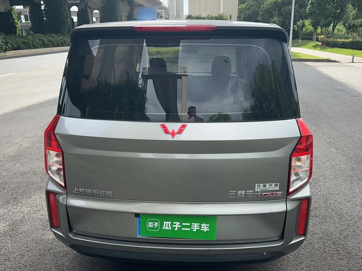 Wuling Hongguang PLUS 2020 1.5L Manual Standard Edition 5 Seats — миниатюра 5