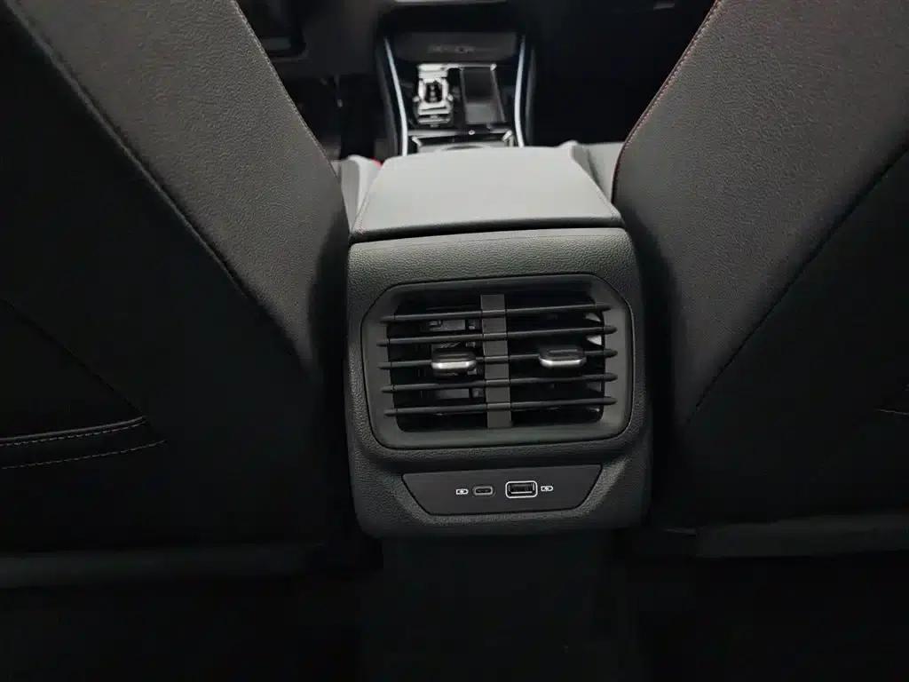 Lamando 2024 Lamando L 280TSI DSG Hot Edition — миниатюра 13