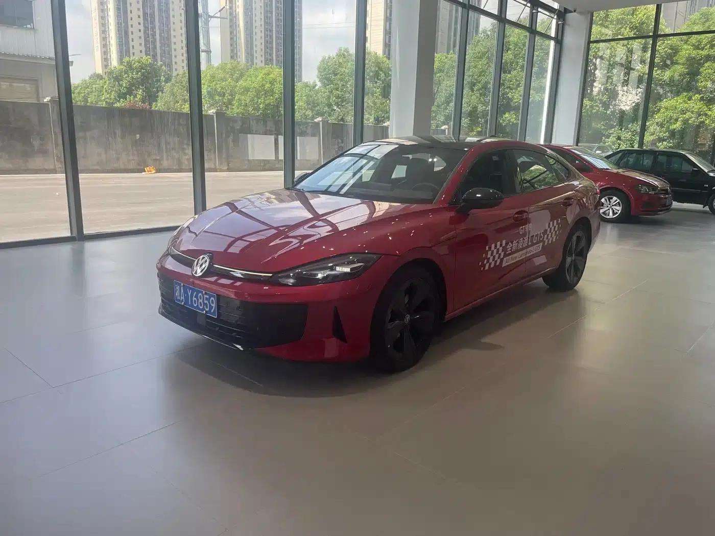 Lamando 2026 Model, Lamando L GTS 380TSI Lingfeng Millionth Anniversary Edition — миниатюра 1