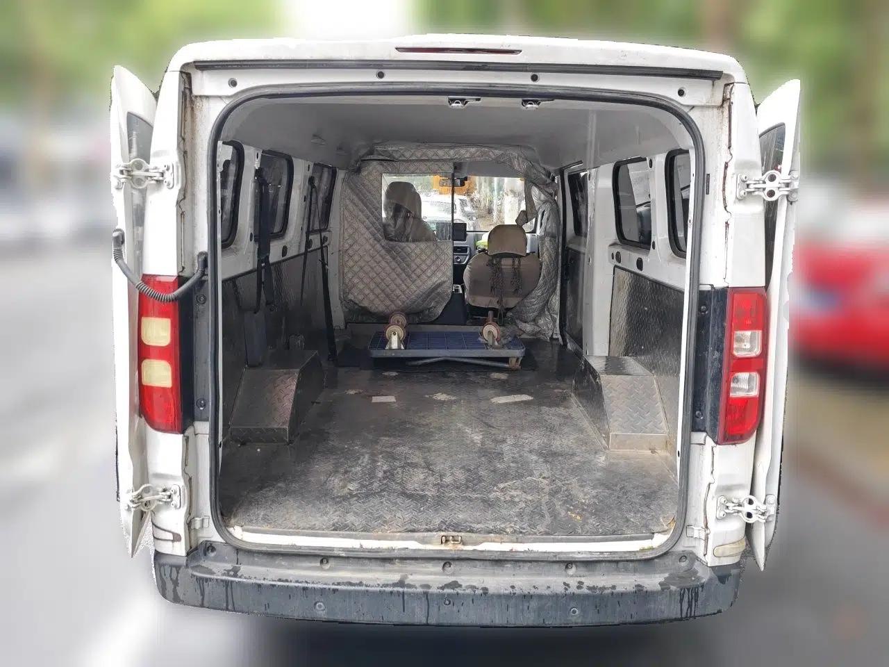 Wuling Yangguang 2024 300KM Comfort Version Passenger Van 75kW — миниатюра 19