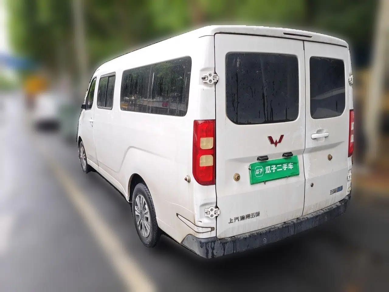 Wuling Yangguang 2024 300KM Comfort Version Passenger Van 75kW — миниатюра 4