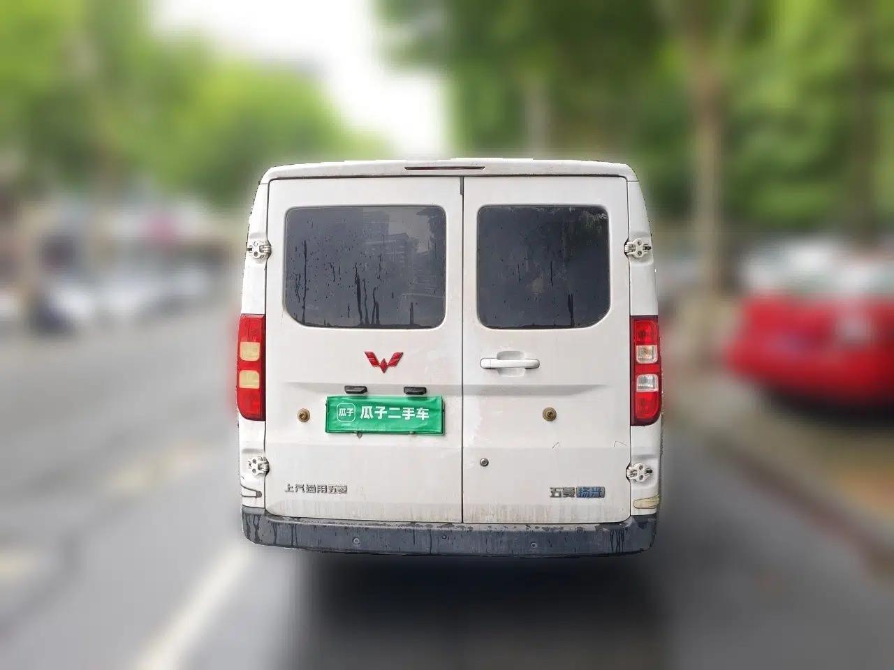 Wuling Yangguang 2024 300KM Comfort Version Passenger Van 75kW — миниатюра 5