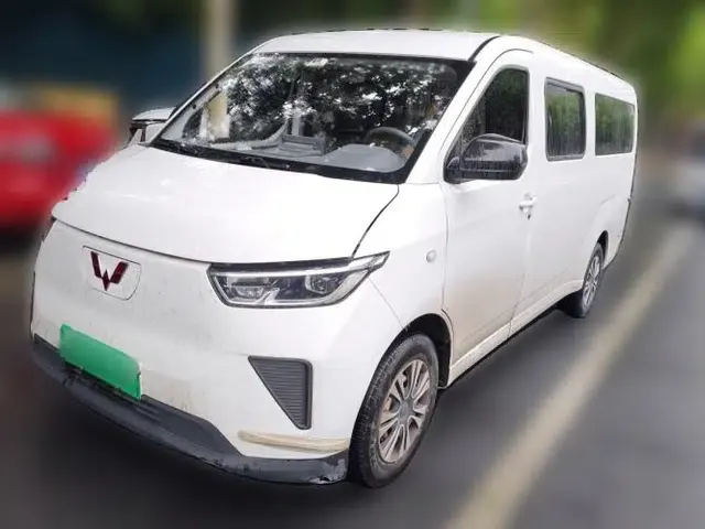 Wuling Yangguang 2024 300KM Comfort Version Passenger Van 75kW