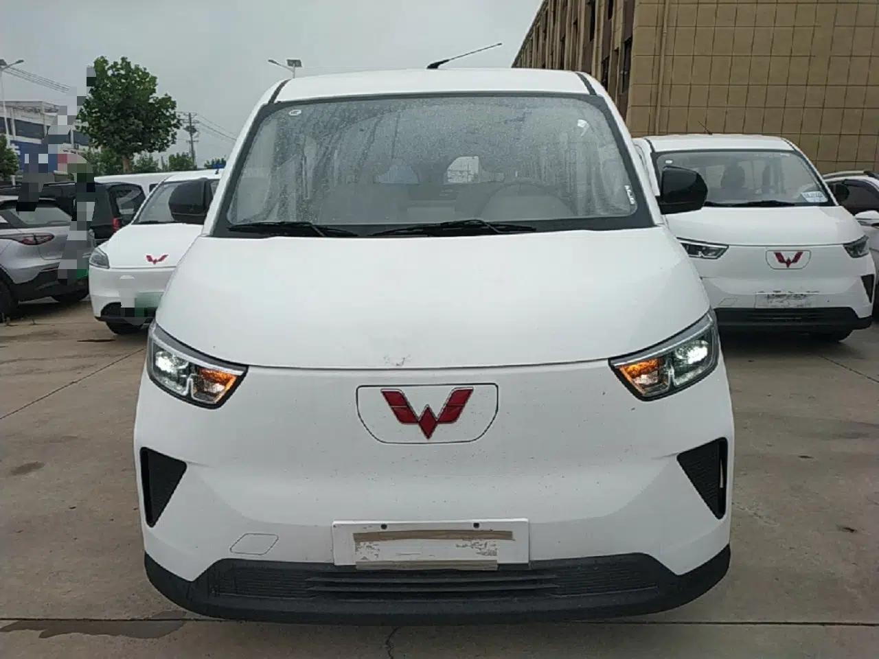 Wuling Yangguang 2024 300KM Comfort Version Passenger Van 75kW — миниатюра 2