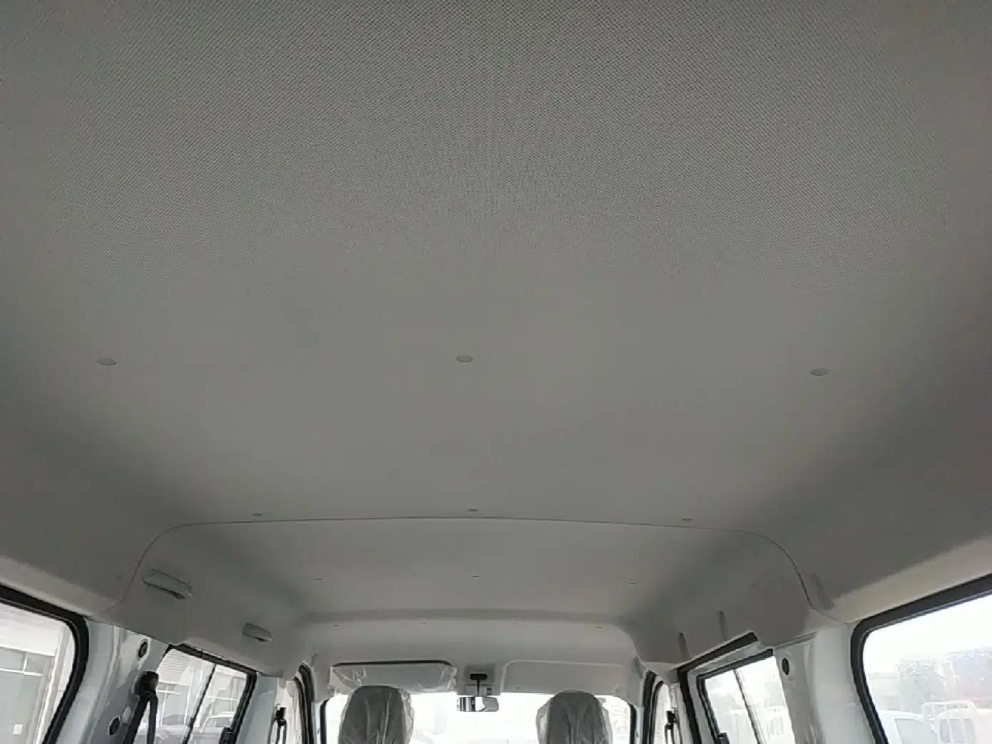 Wuling Yangguang 2024 300KM Comfort Version Passenger Van 75kW — миниатюра 21