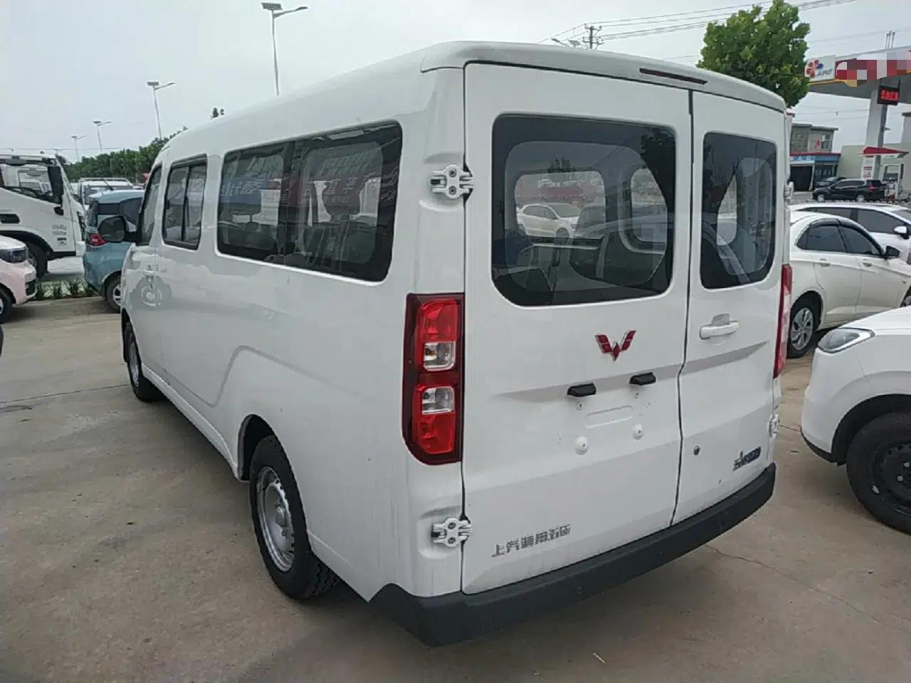 Wuling Yangguang 2024 300KM Comfort Version Passenger Van 75kW — миниатюра 4