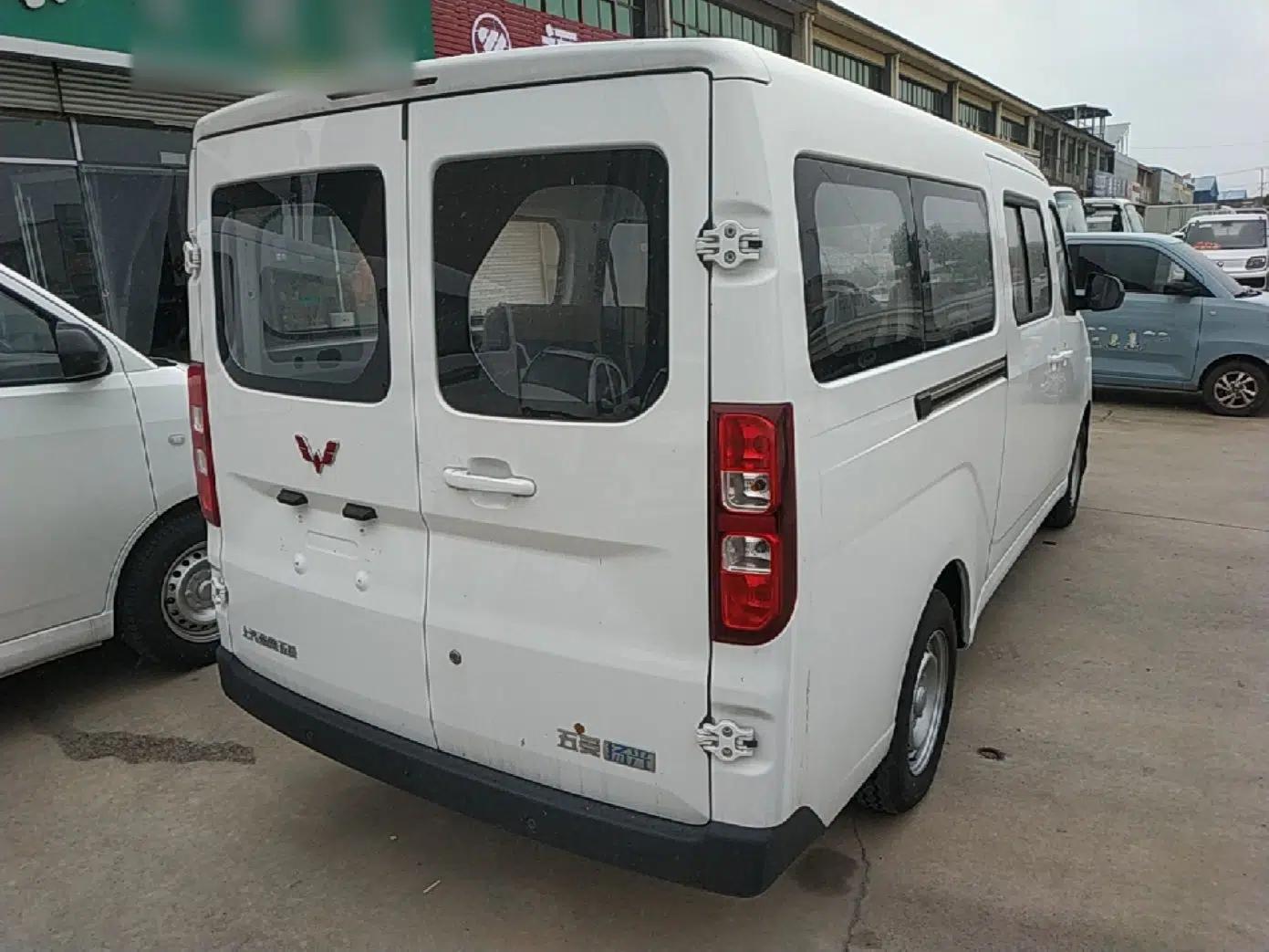 Wuling Yangguang 2024 300KM Comfort Version Passenger Van 75kW — миниатюра 6