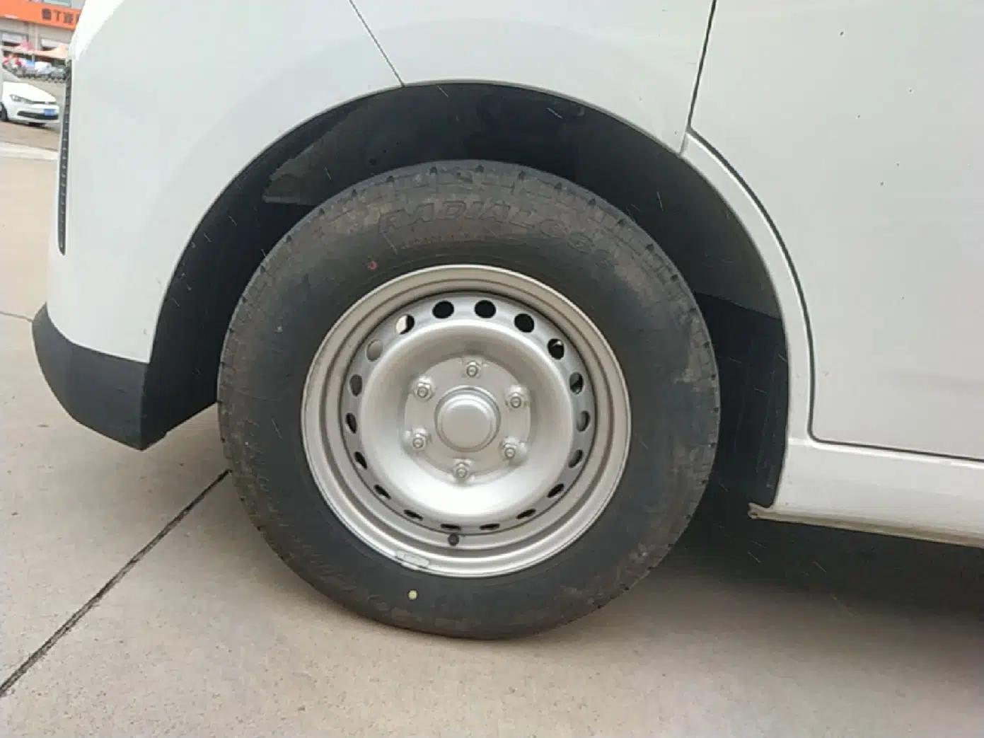 Wuling Yangguang 2024 300KM Comfort Version Passenger Van 75kW — миниатюра 10