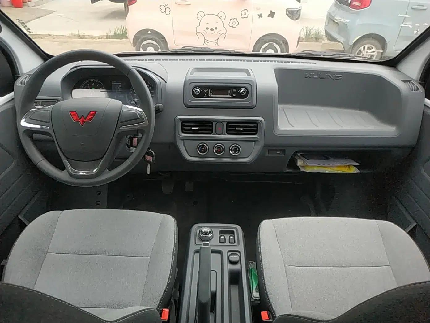 Wuling Yangguang 2024 300KM Comfort Version Passenger Van 75kW — миниатюра 12