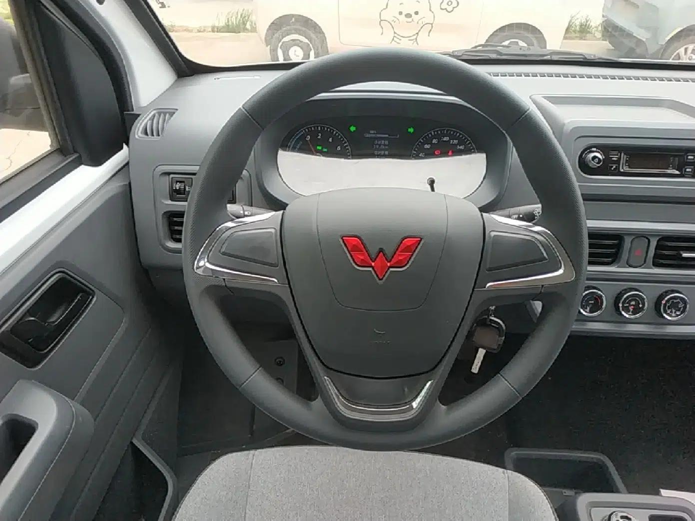 Wuling Yangguang 2024 300KM Comfort Version Passenger Van 75kW — миниатюра 13