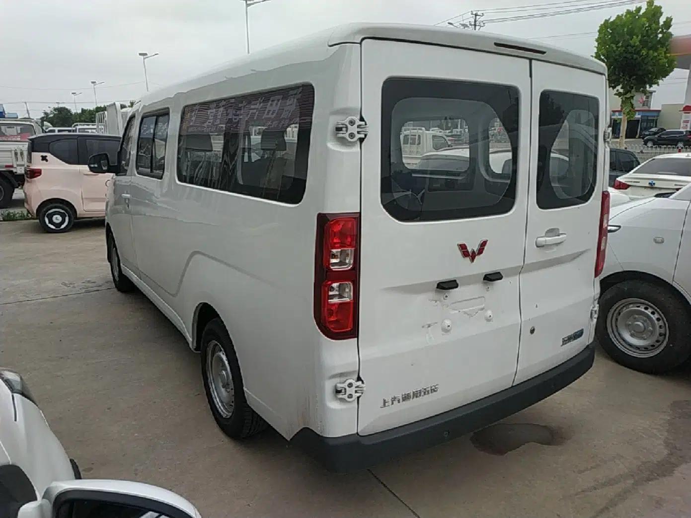 Wuling Yangguang 2024 300KM Comfort Version Passenger Van 75kW — миниатюра 4