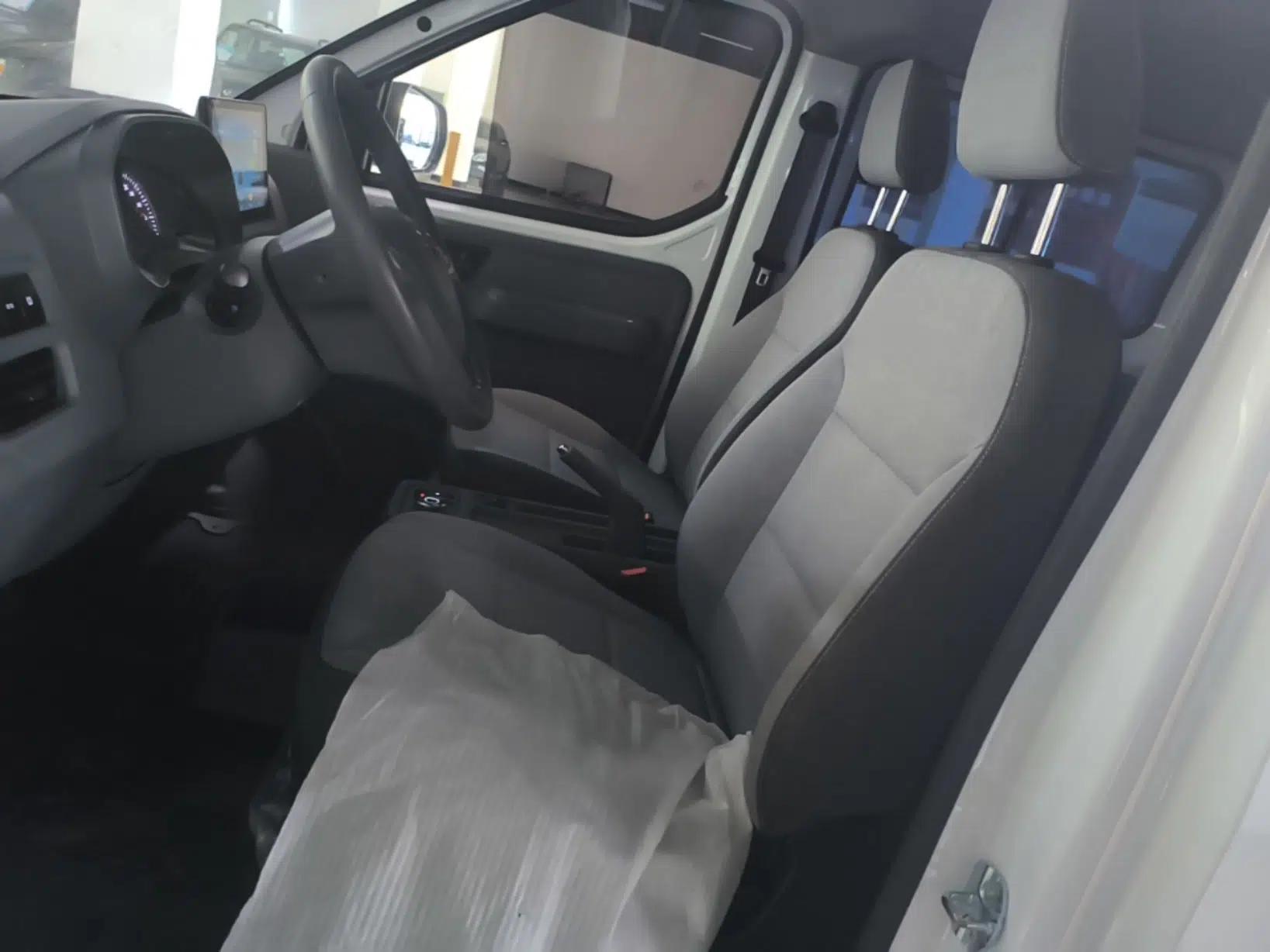 Wuling Yangguang 2025 Model 400km Bus Edition—Comfort Edition — миниатюра 17